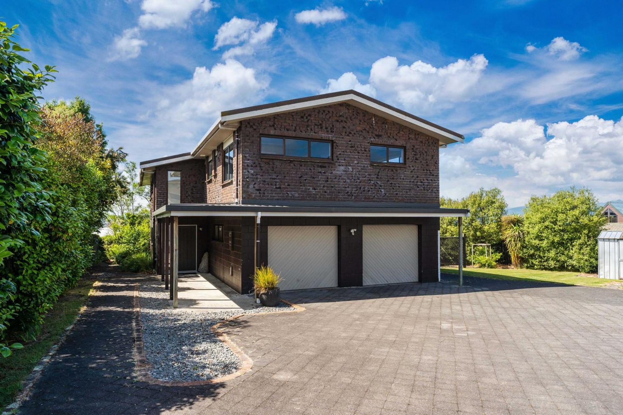 Ngaio Views - Lake Taupo Holiday Home Luaran gambar