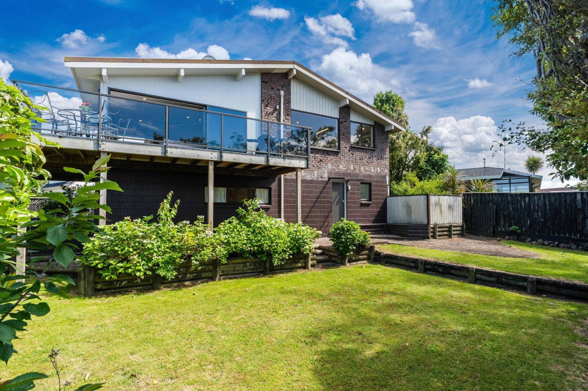 Ngaio Views - Lake Taupo Holiday Home Luaran gambar