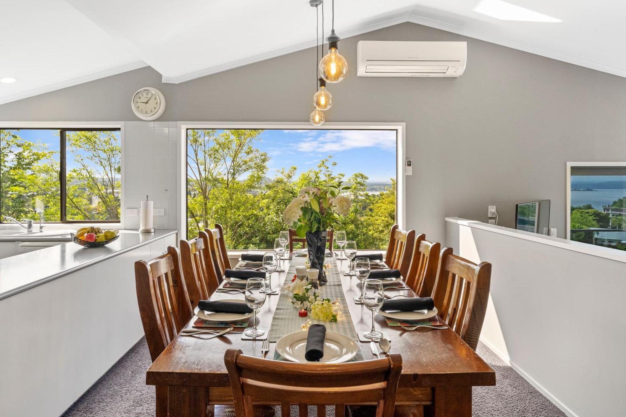 Ngaio Views - Lake Taupo Holiday Home Luaran gambar
