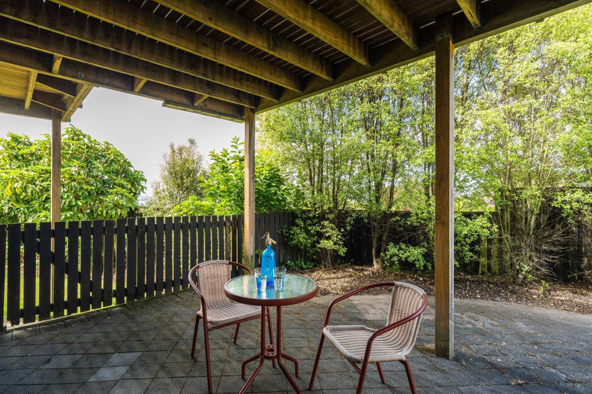 Ngaio Views - Lake Taupo Holiday Home Luaran gambar