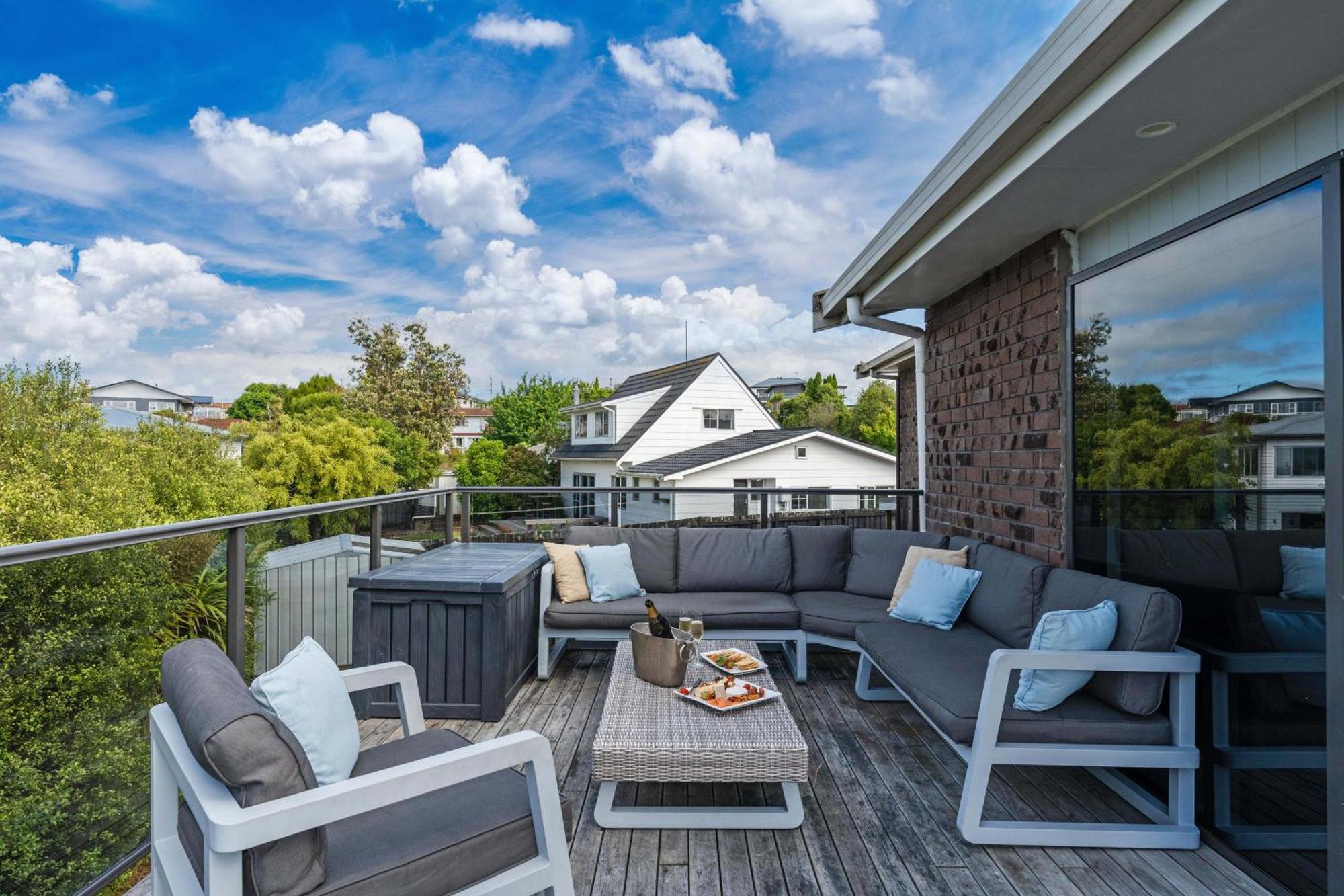 Ngaio Views - Lake Taupo Holiday Home Luaran gambar